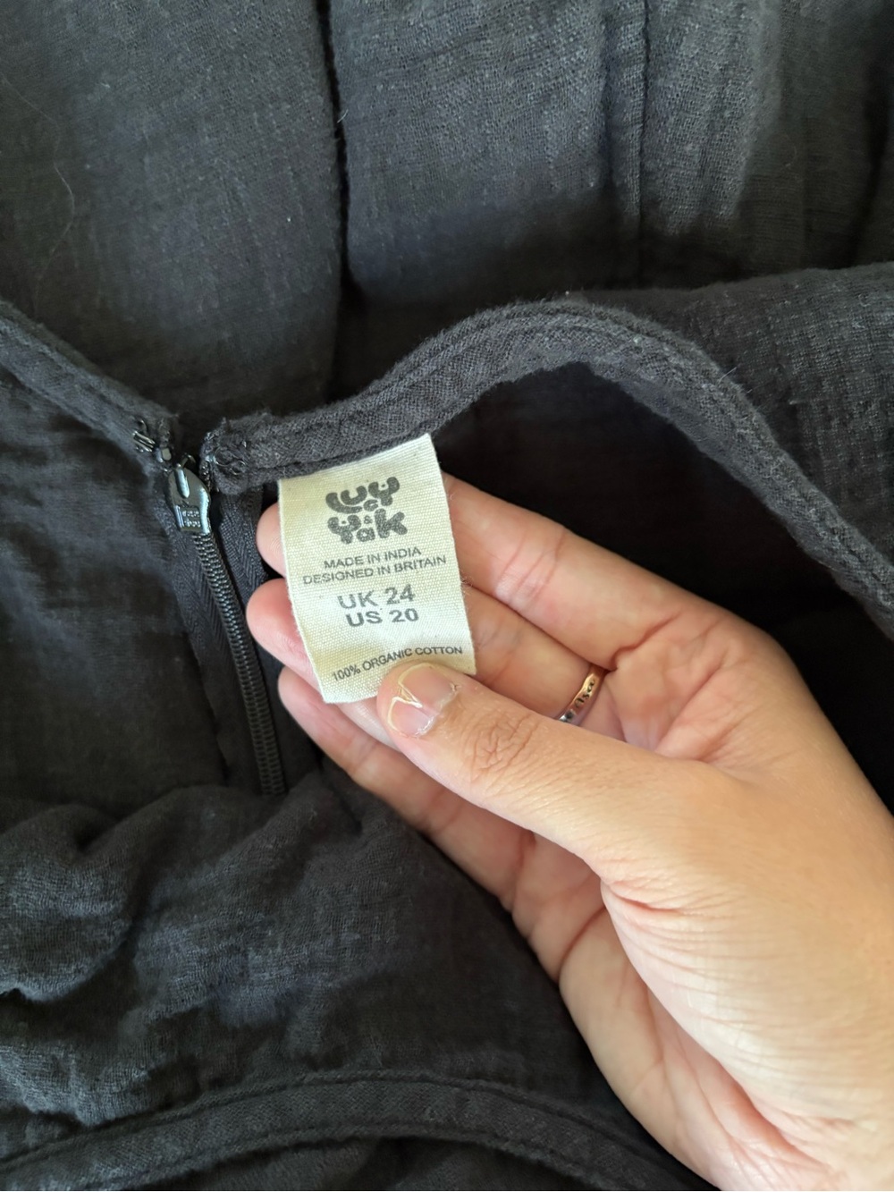 Lucy & Yak Black Sleeveless Linen Jumpsuit - Picture 4 of 5